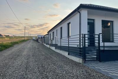 Casă individuală cu 3 camere cu Teren 175 Mp în Ipotești - 6