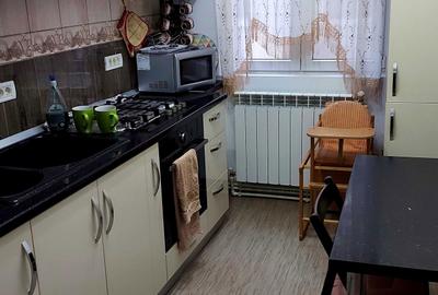 Apartament cu 3 camere semidecomandat în Exterior Vest