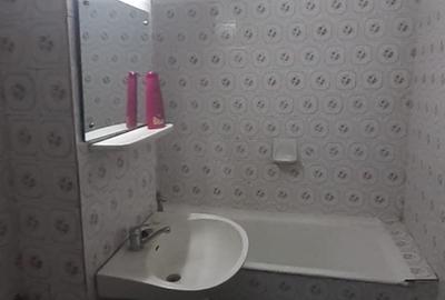 Apartament cu 3 camere semidecomandat în Nord