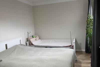 Apartament cu 2 camere decomandat, mobilat în Tractorul - 3