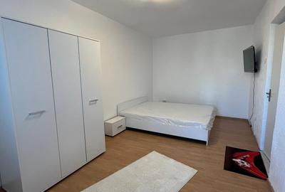 Garsoniera de Inchiriat  Zona Centrala - etaj 3/4 - 35 mp - 10