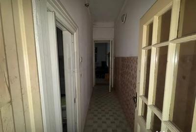 Casă cu 11 camere cu Teren 341 Mp în Dudești - 6