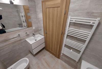 Apartament cu 3 camere decomandat în Tractorul - 8