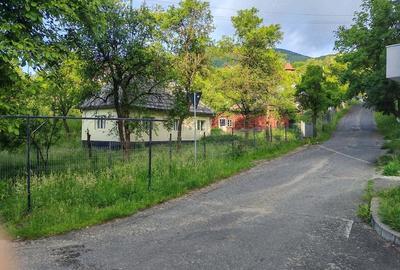 Teren de 1555 mp, în Central - 1