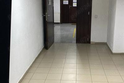Spațiu comercial, de 44 mp, în Central - 4
