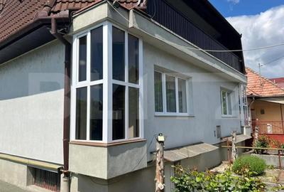 Casă cu 8 camere cu Teren 688 Mp în Libertății - 2
