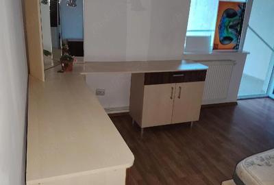 Casă cu 5 camere cu Teren 284 Mp în Central - 2