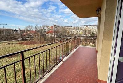 Apartament cu 4 camere decomandat în Hotvon - 2
