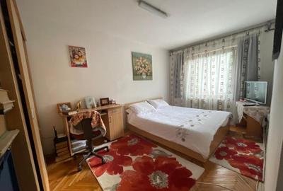 Apartament cu 3 camere decomandat, mobilat în Central - 1