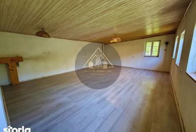 Casă cu 2 camere cu Teren 1414 Mp în Laslea - 16