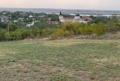 Teren de 4400 mp, în Comana - 3