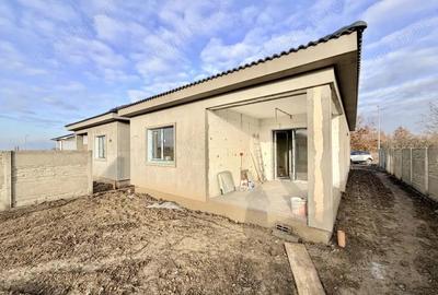 Duplex despartit prin camera tehnica - 81 mp - Mosnita Noua - 2