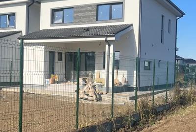 Casă cu 5 camere în Dumbrăvița - 2