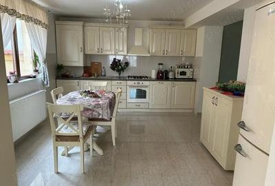 Casă cu 4 camere cu Teren 395 Mp în Central - 14