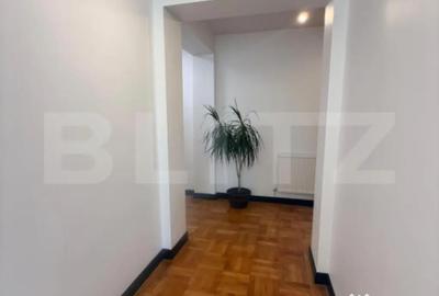 Spațiu comercial, de 100 mp, în Democrației - 7