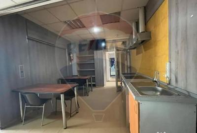 Apartament cu 4 camere decomandat în Orașul de Jos - 4