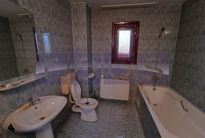 VANZARE CASA P+2 | SINGURA IN CURTE | ZONA PARCUL CAROL - 2