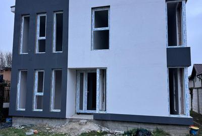 Casă individuală cu 5 camere cu Canalizare în Valu lui Traian