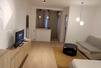 Renovata si mobilata MODERN, proaspat zugravita - 1
