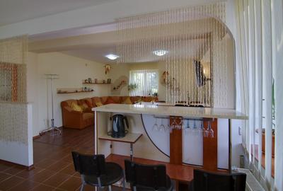 Casă individuală cu 14 camere cu Canalizare în Berceni - 5