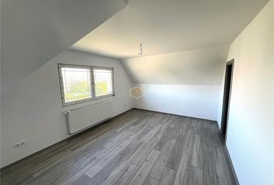 Casă cu 3 camere în Lazuri - 8