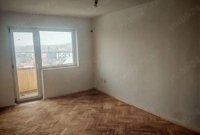 Apartament cu 4 camere semidecomandat în Micro 8 - 2