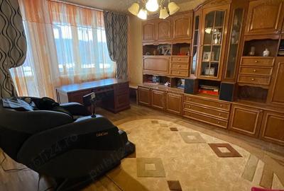 Apartament cu 3 camere semidecomandat în Central - 6