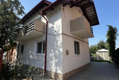 Casă individuală cu 6 camere cu Canalizare în Ronaț