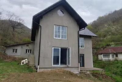 Casă cu 3 camere în Șimleu Silvaniei - 9