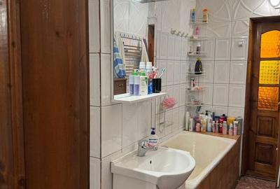 Apartament cu 2 camere decomandat în Micro 4 - 7