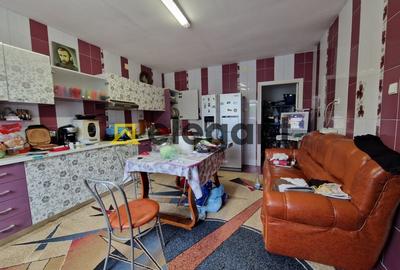 Casa, parter, suprafata 168 mp, teren 600 mp, panouri, mobilata, Bariera Valcii - 10