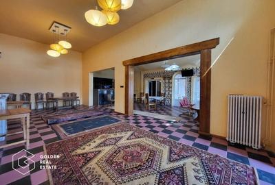 Casă individuală cu 12 camere cu Teren 1000 Mp în Central - 2