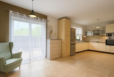 Duplex cu 3 camere decomandat cu Teren 192 Mp în Tărtășești - 1