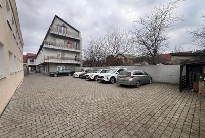 Spatiu comercial cu 4 incaperi 110 mp, situat in zona Aurel - 1