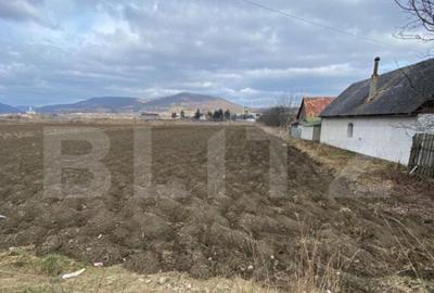 Teren intravilan 680 mp Saratel - 2