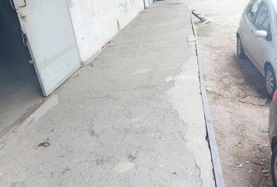 Spațiu comercial, de 279 mp, în Central - 3