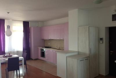 Apartament cu 4 camere decomandat, mobilat în Central