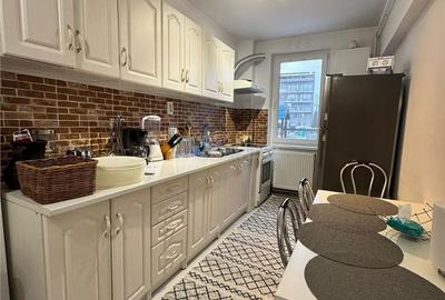 Apartament cu 2 camere decomandat în Central - 1