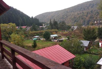 Apartament cu 2 camere semidecomandat, mobilat în Central