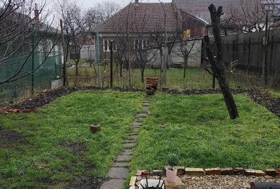 Dau in chirie casa in Oradea zona Cantemir 3 camere 400 euro tf - 1
