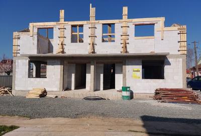 Casă cu 4 camere în Vladimirescu - 1