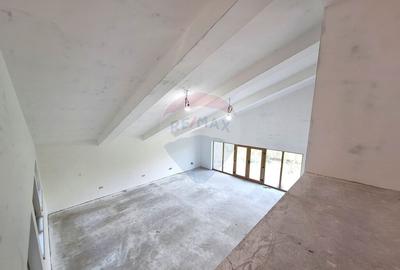 Casa / Vila la gri aproape gata sa devina acasa ! - 16