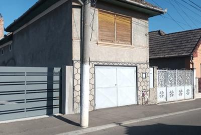 Casă cu 5 camere în Turda - 1