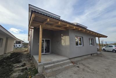 Duplex cu 4 camere cu Canalizare în Moșnița Nouă - 3