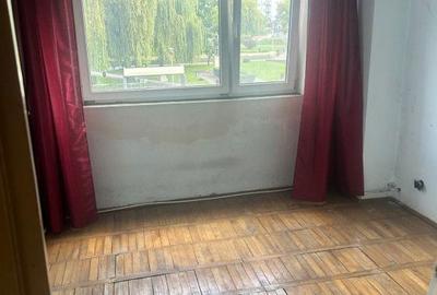 Apartament cu 3 camere în Traian - 2