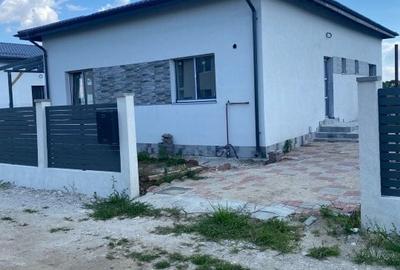 Casă individuală cu 4 camere cu Teren 433 Mp în Dragomirești-Deal - 1