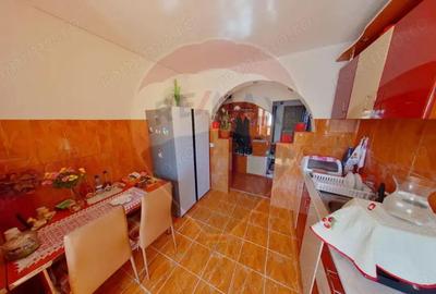 Apartament cu 3 camere de vanzare in zona Est - 7