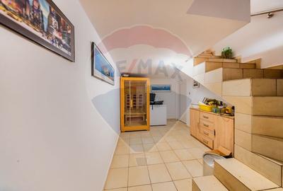 Casă cu 4 camere cu Garaj în Subcetate - 13