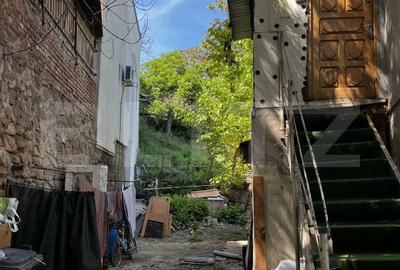 Casă cu 10 camere cu Teren 1030 Mp în Liești - 2