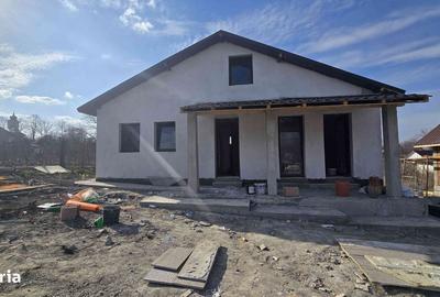 Casă cu 3 camere în Voinești - 1